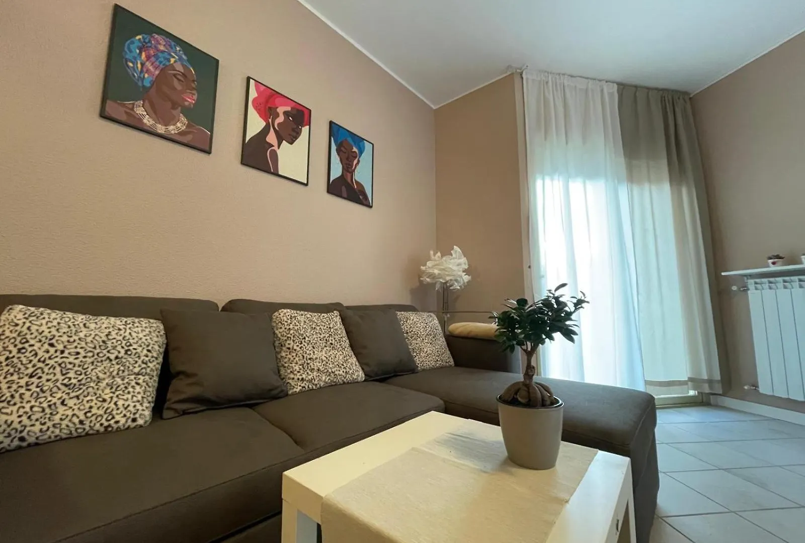 Alishome, Elegante Trilocale Con Vista Mare E Giardino Sanremo 0*,  Italy