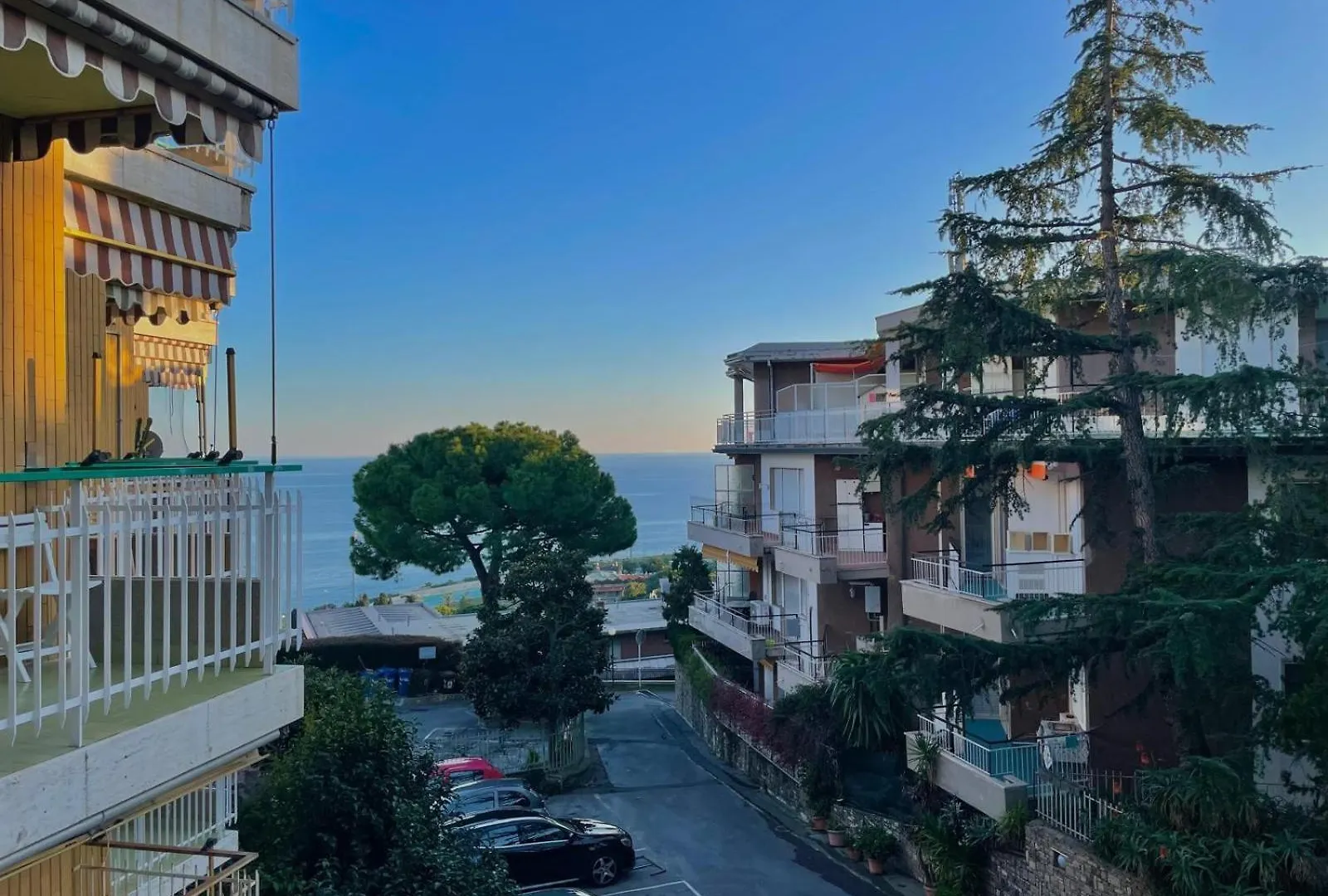 Alishome, Elegante Trilocale Con Vista Mare E Giardino Sanremo Apartment