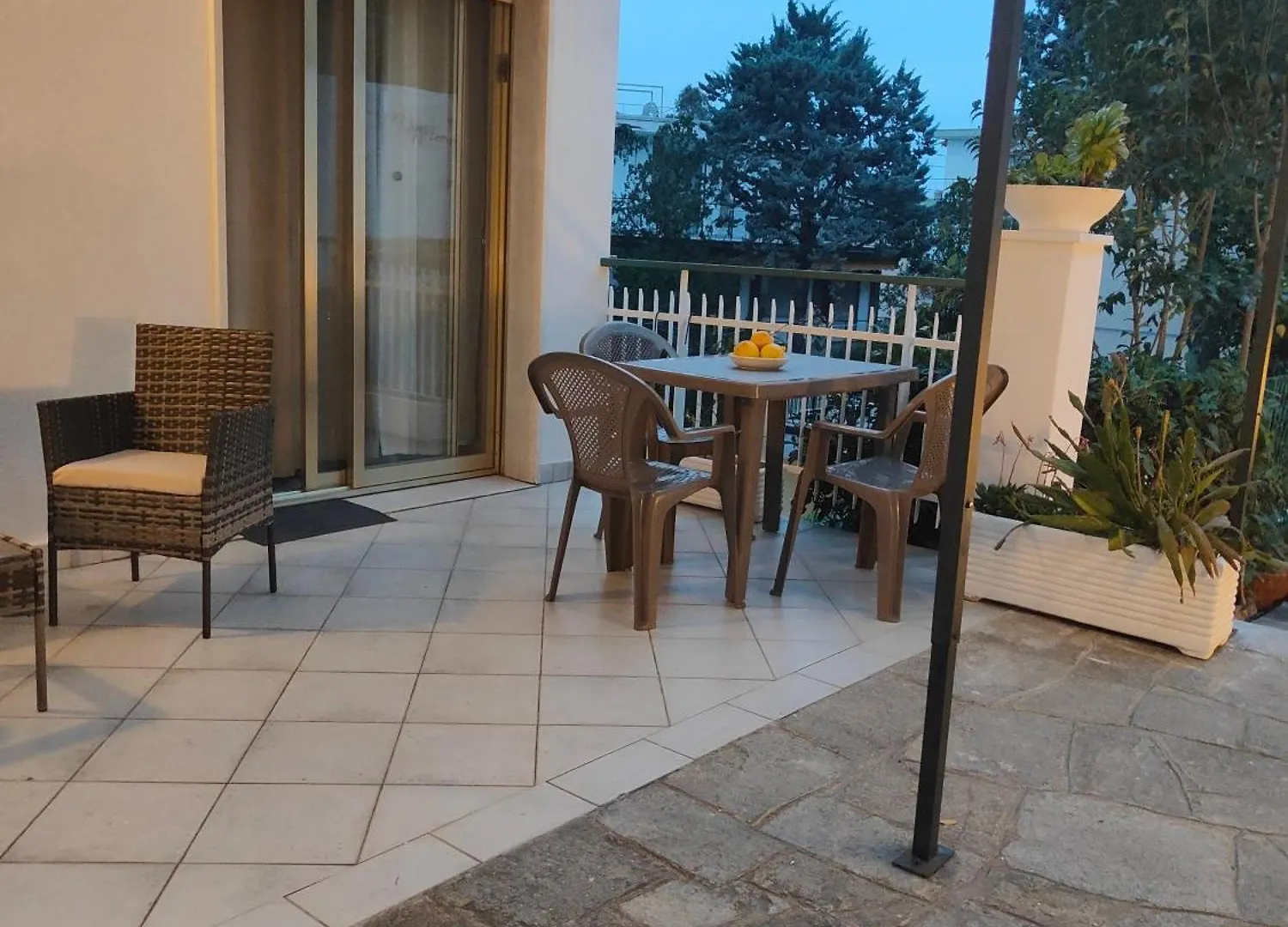 Alishome, Elegante Trilocale Con Vista Mare E Giardino Sanremo 0*,