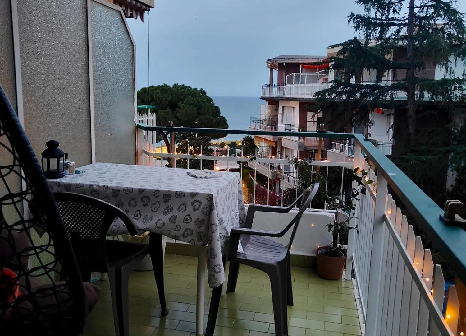 Alishome, Elegante Trilocale Con Vista Mare E Giardino Sanremo